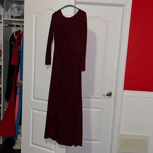 Red sparkle gown perfect for prom and wedding guest